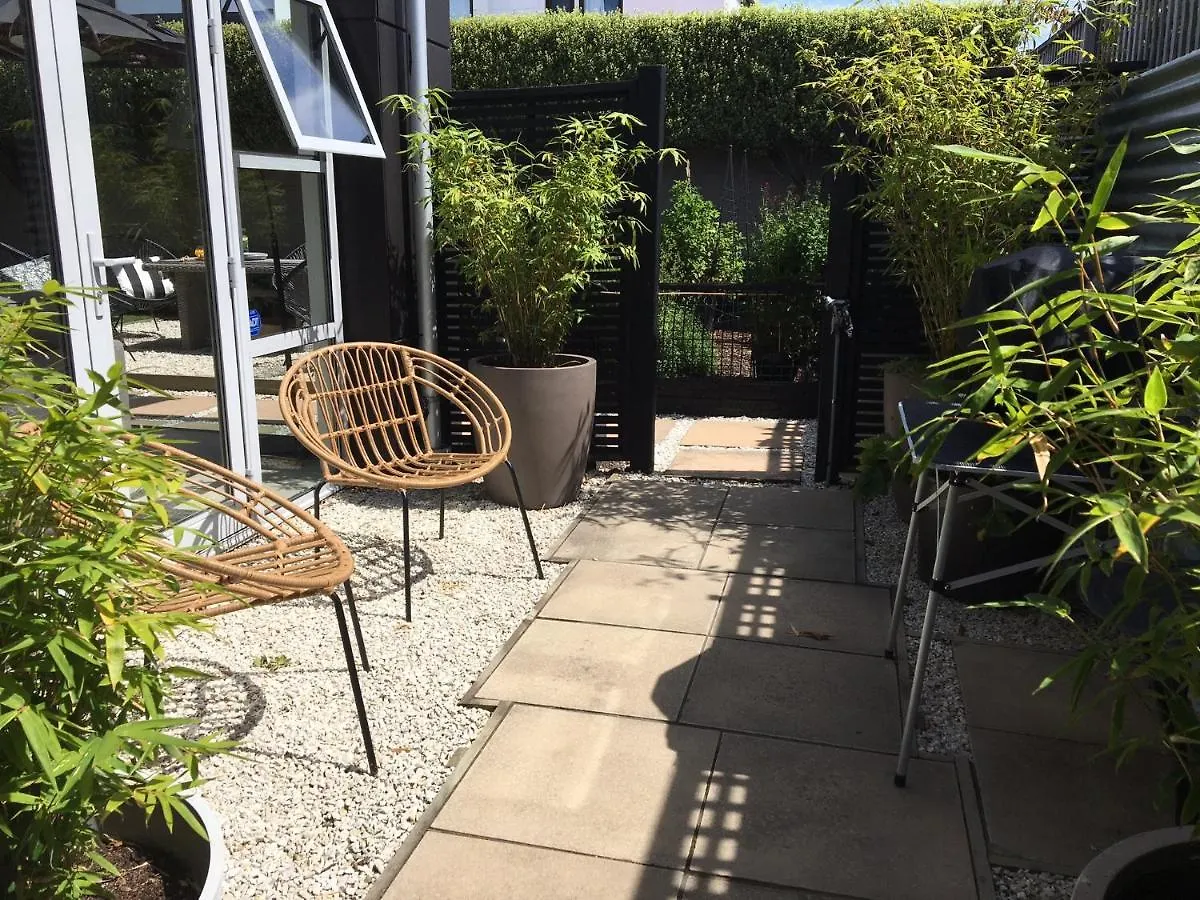 The Gardener's Cottage - Villa Apartment - Christchurch